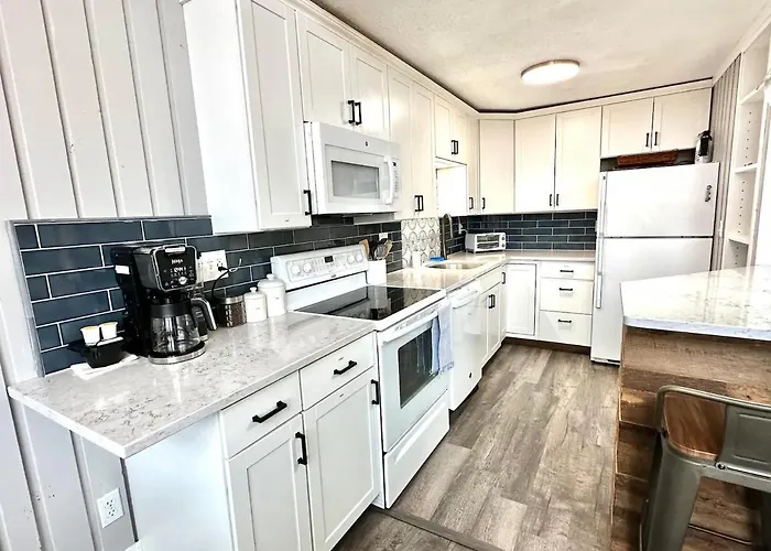 Cozy Charming Ski Chalet Sleeps 11