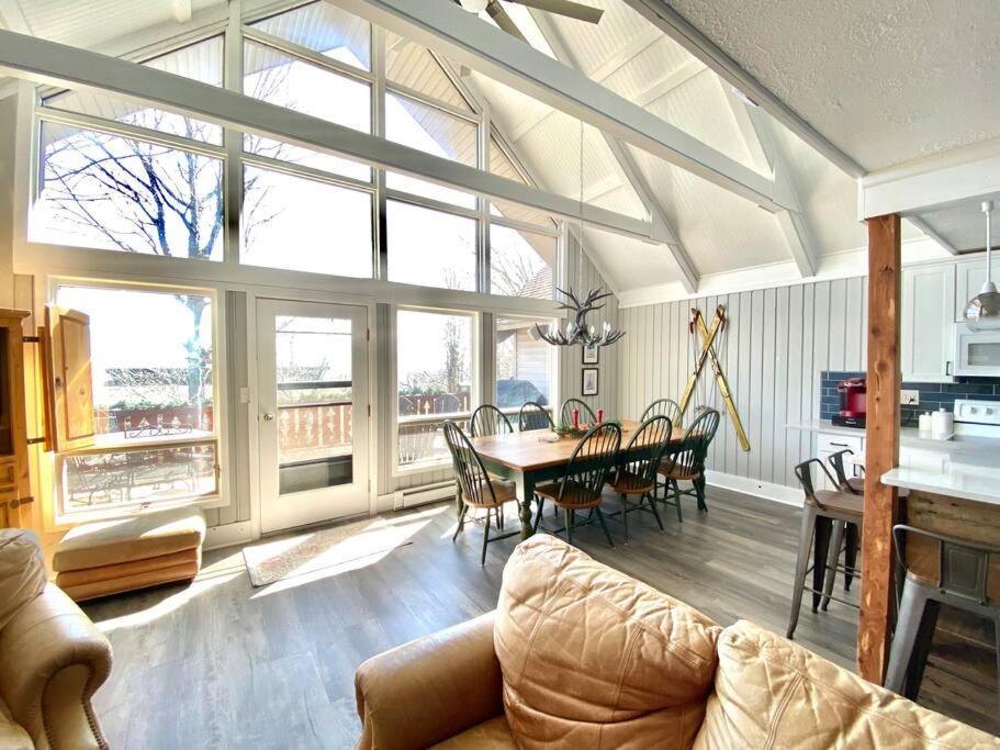 Chalet Cozy Charming Sleeps 11 *
