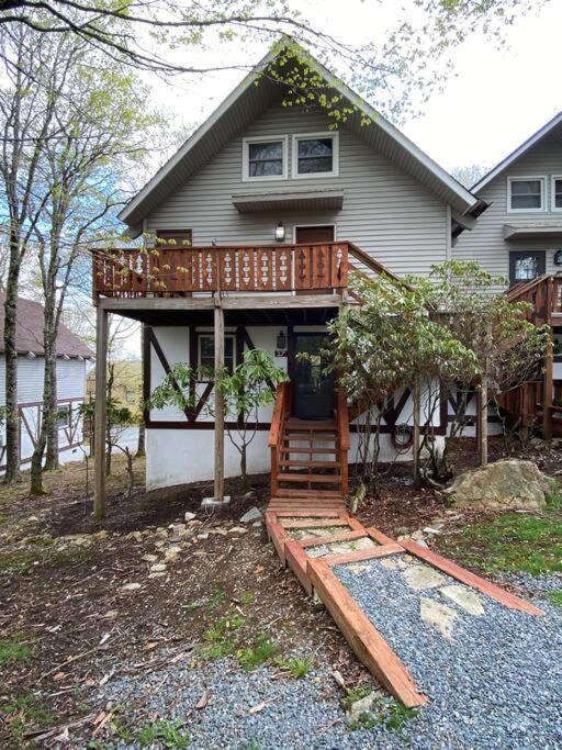 Cozy Charming Sleeps 11 *