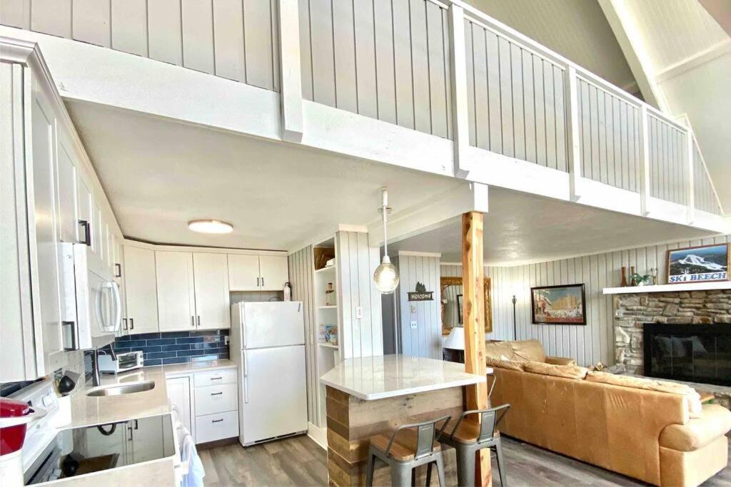 Cozy Charming Sleeps 11 * Beech Mountain