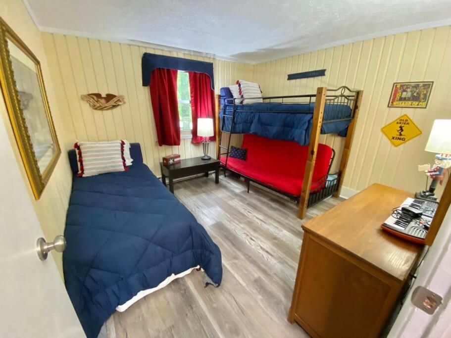 Chalet Cozy Charming Sleeps 11 Beech Mountain