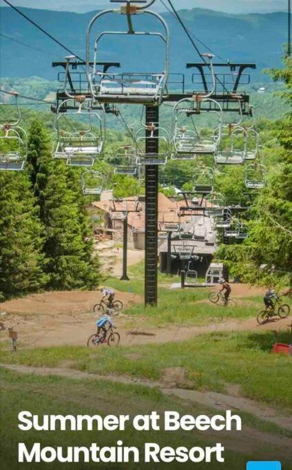 Cozy Charming Sleeps 11 * Beech Mountain