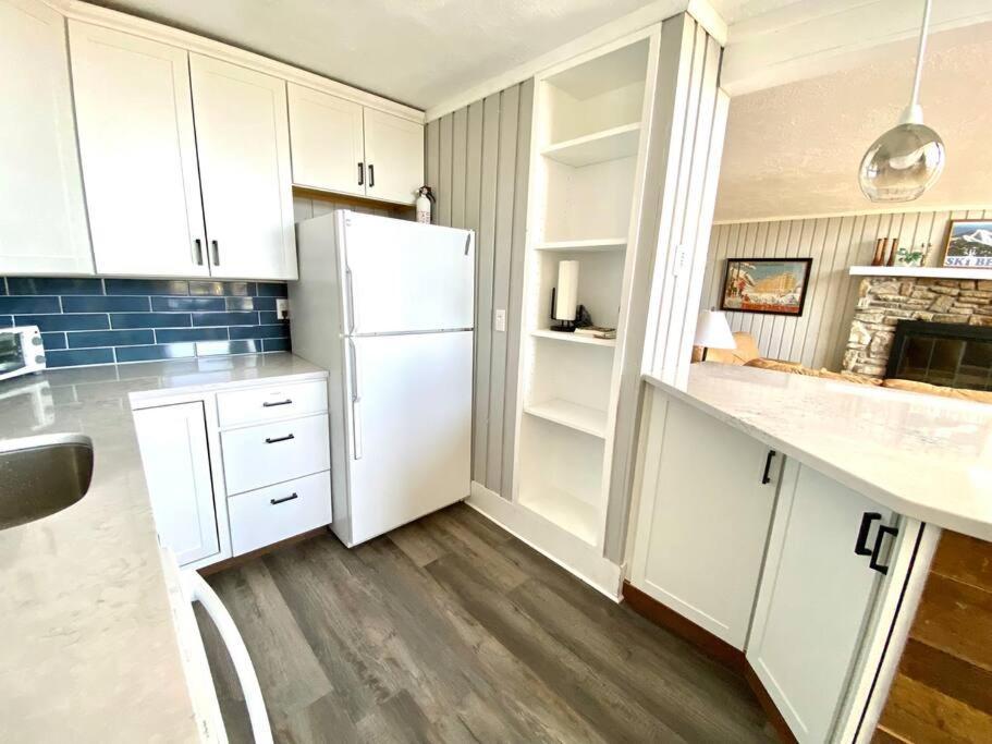 Cozy Charming Sleeps 11