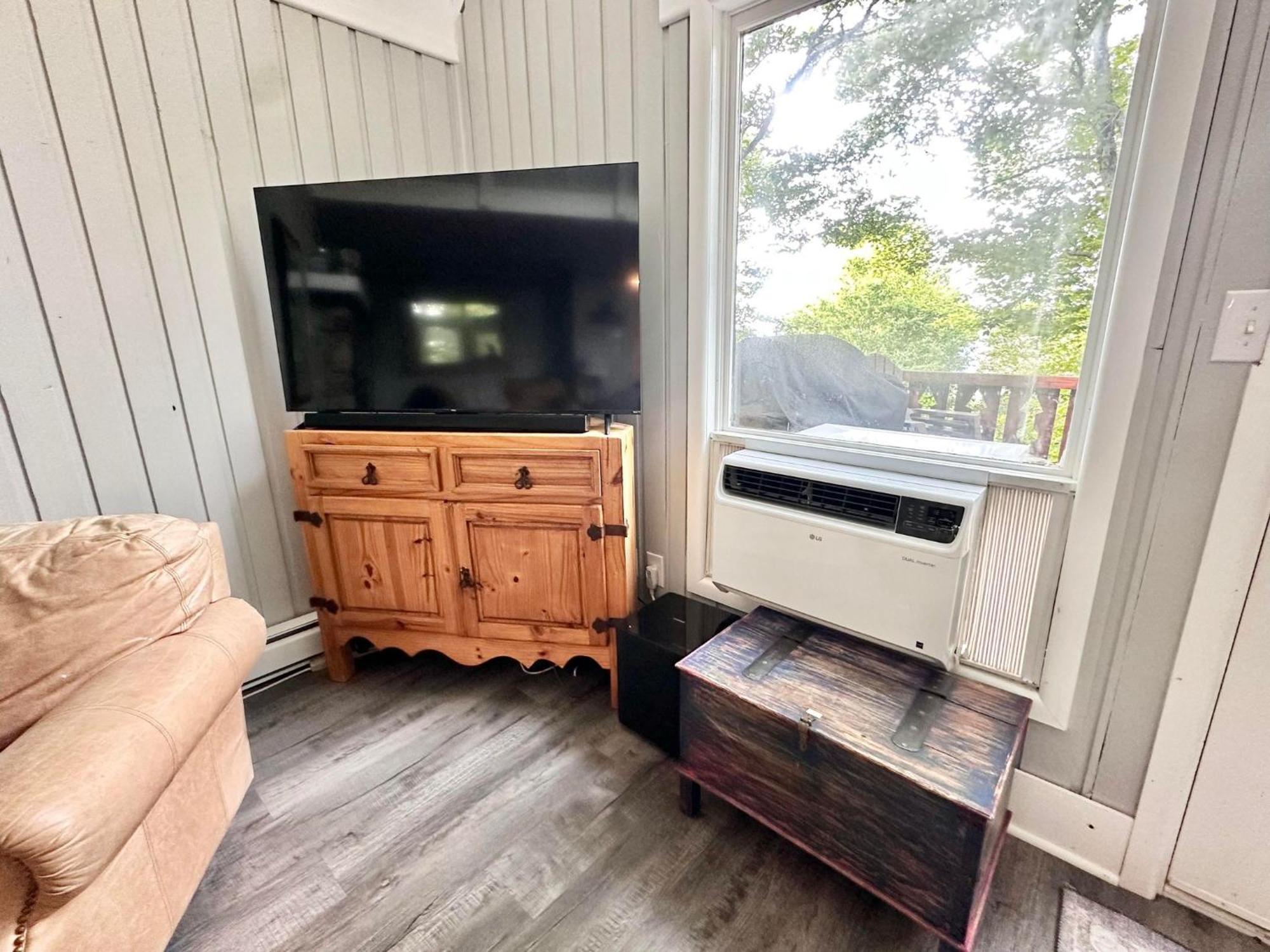 Cozy Charming Sleeps 11 Beech Mountain